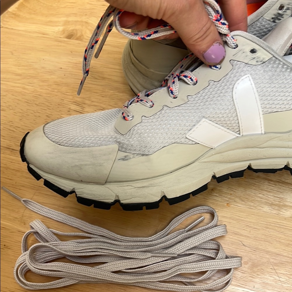 Veja Sneakers - Picture 10 of 10